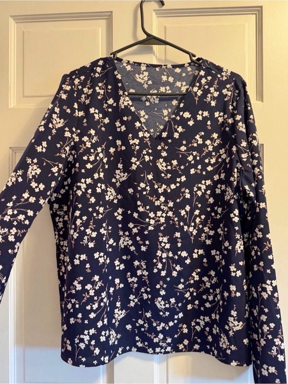Navy Floral V-Neck Long Sleeve Blouse